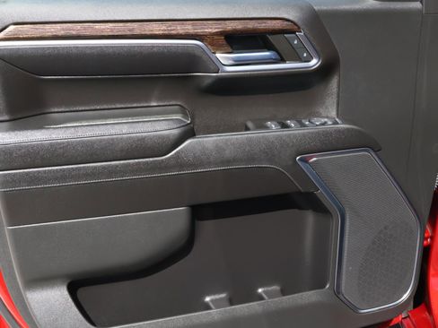 Used 2023 GMC Sierra 1500 Elevation image 17