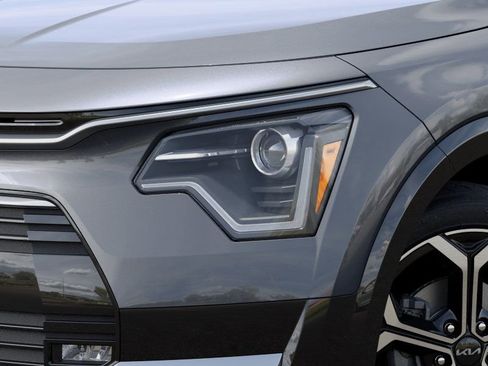 New 2025 Kia Niro EX Touring image 10