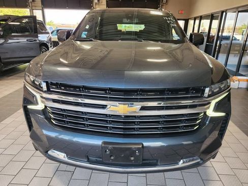 Used 2021 Chevrolet Tahoe LT w/ LT Signature Package RWD image 2
