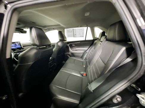 Used 2022 Toyota RAV4 XLE Premium AWD/4WD image 29