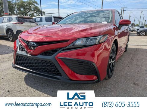 Used 2023 Toyota Camry SE FWD image 7