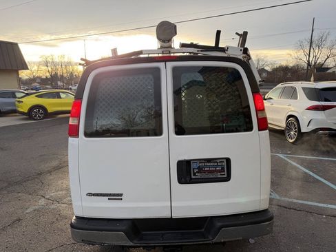 Used 2014 Chevrolet Express 2500 RWD image 13