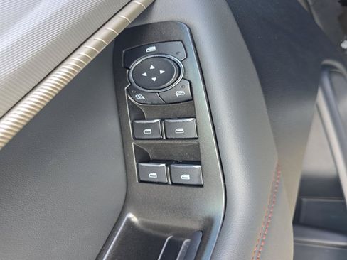 Used 2025 Ford Explorer Active AWD/4WD image 20
