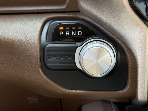 Used 2019 RAM 1500 Laramie RWD image 24