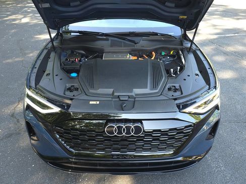 Used 2024 Audi Q8 e-tron Premium AWD/4WD image 69