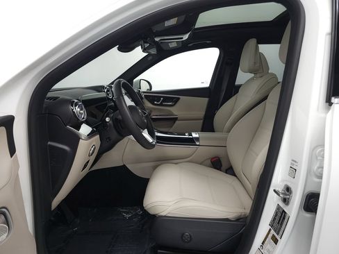 Certified 2026 Mercedes-Benz GLC 300 4MATIC image 8