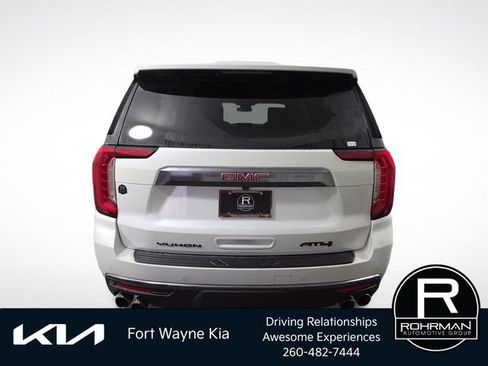 Used 2024 GMC Yukon XL AT4 w/ Technology Package AWD/4WD image 9