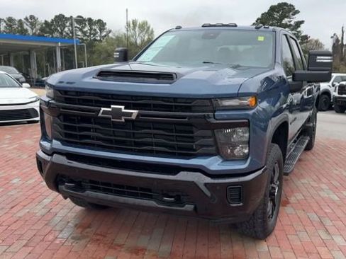 Used 2025 Chevrolet Silverado 2500 Custom w/ Custom Value Package AWD/4WD image 6