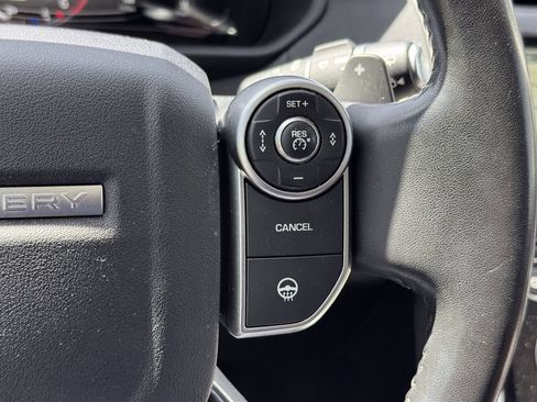 Used 2018 Land Rover Discovery HSE AWD/4WD image 21