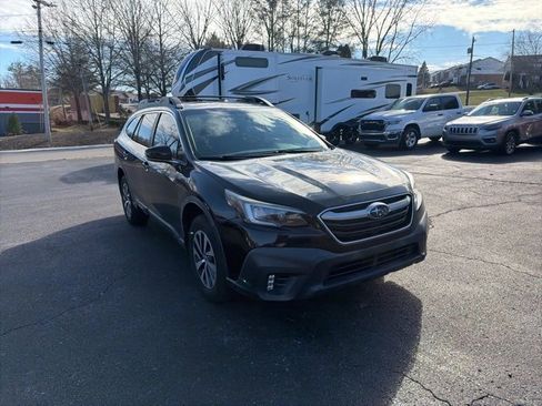 Used 2020 Subaru Outback Premium image 4