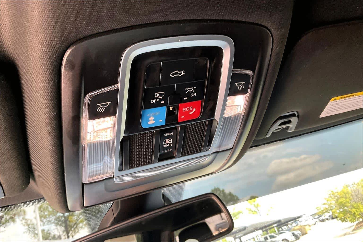 Used 2024 RAM 2500 Rebel AWD/4WD image 32