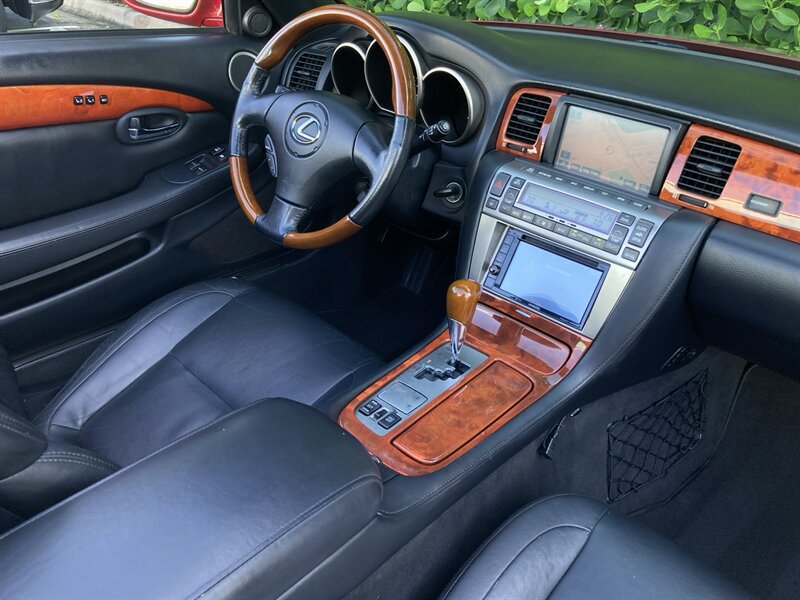 Used 2006 Lexus SC 430 Convertible w/ Preferred Accessory Pkg RWD image 2