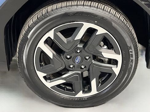 Used 2025 Subaru Forester Limited AWD/4WD image 33