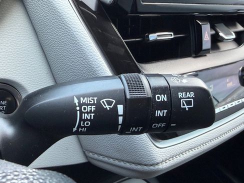 Used 2020 Toyota Corolla SE FWD image 32