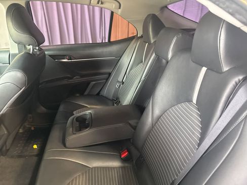 Used 2018 Toyota Camry SE w/ Convenience Package image 17