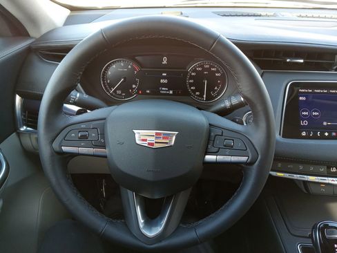 Used 2023 Cadillac XT4 Luxury image 10