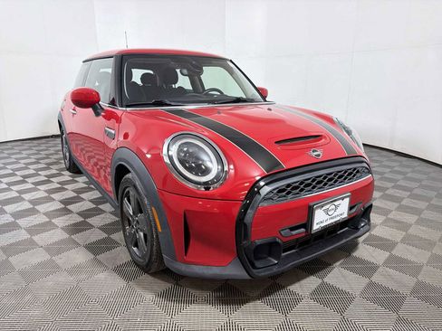 Used 2022 MINI Cooper S image 2
