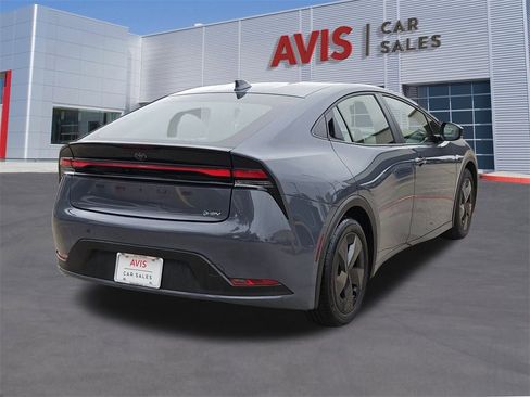 Used 2025 Toyota Prius LE image 6