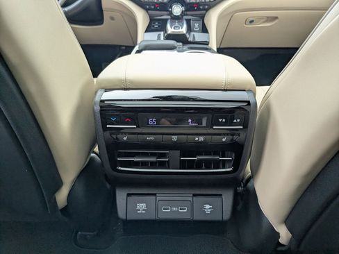 Used 2023 Acura MDX SH-AWD w/ Advance Package image 23