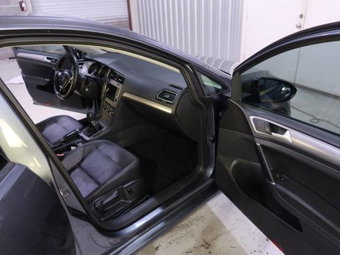 Used 2015 Volkswagen Golf TDI S FWD image 12