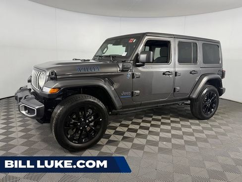 Certified 2025 Jeep Wrangler Unlimited Sahara w/ Safety Group AWD/4WD image 1