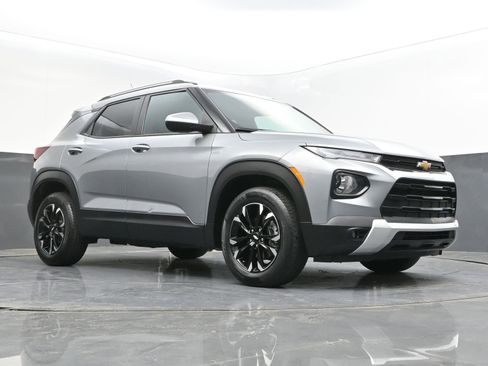 Used 2023 Chevrolet TrailBlazer LT w/ Convenience Package FWD image 35