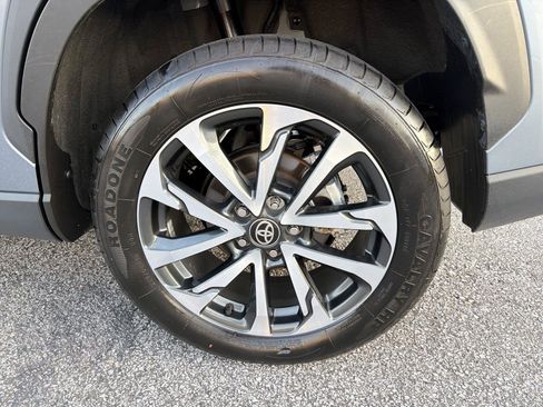 Used 2025 Toyota Corolla Cross XLE FWD image 18