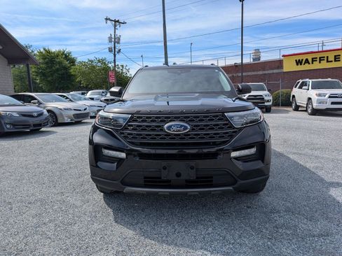 Used 2021 Ford Explorer XLT w/ Equipment Group 202A RWD image 2