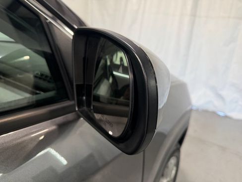 Used 2022 Jeep Compass Latitude AWD/4WD image 3
