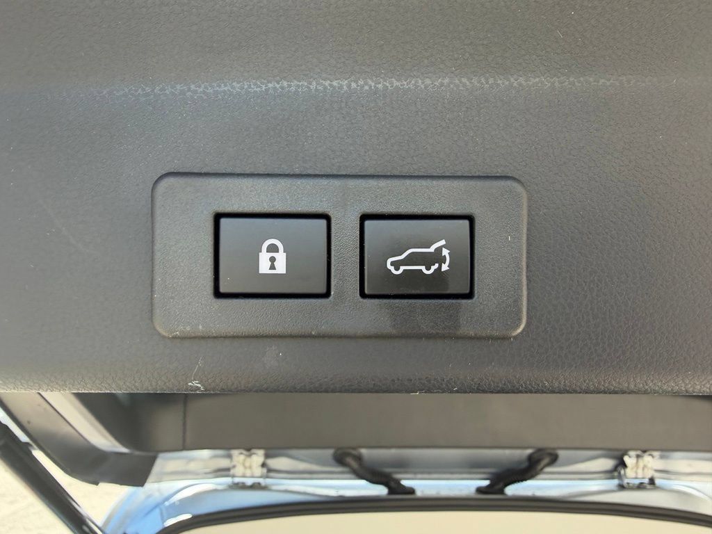 Used 2026 Subaru Ascent Limited AWD/4WD image 33
