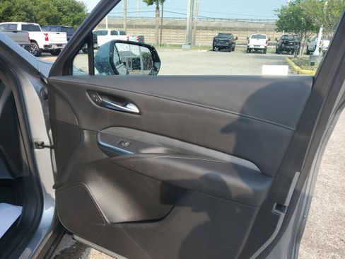 Used 2024 Cadillac XT4 Premium Luxury image 10