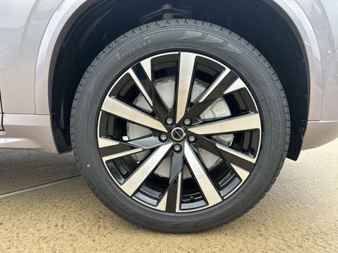 New 2026 Volvo XC90 B5 Core w/ Protection Package image 10