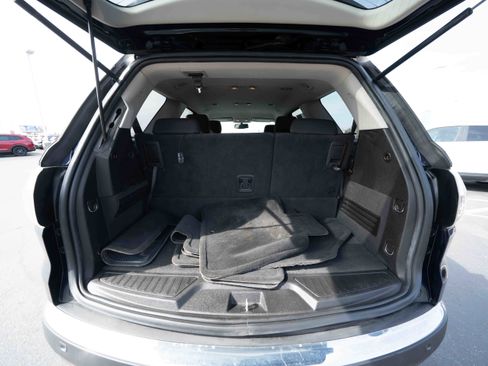 Used 2011 GMC Acadia SLE image 27