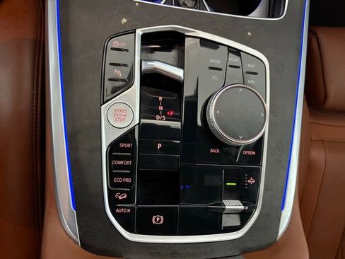 Certified 2025 BMW X7 M60i AWD/4WD image 17