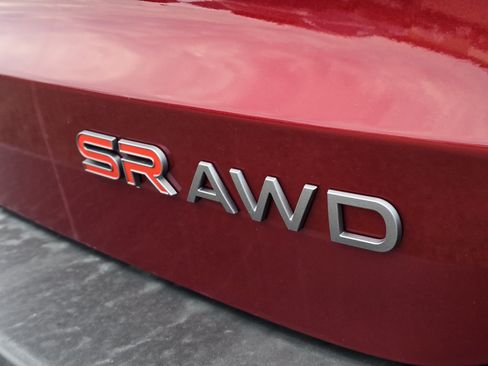 Used 2025 Nissan Kicks SR AWD/4WD image 6
