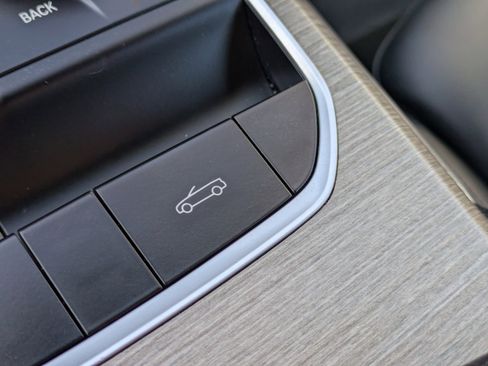 Used 2025 BMW 430i Convertible w/ Premium Package image 4