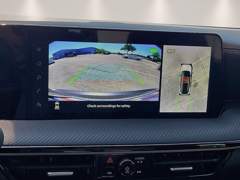 Used 2025 Nissan Kicks SR FWD image 16