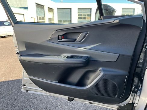 Used 2025 Toyota Prius LE image 20