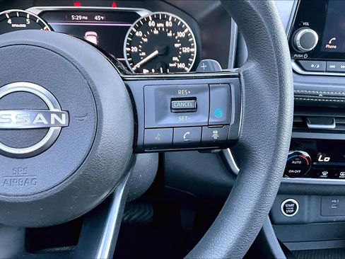 Certified 2023 Nissan Rogue SV image 24