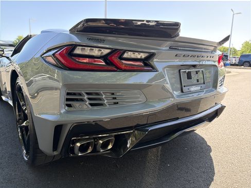 Used 2025 Chevrolet Corvette E-Ray w/ ZER Performance Package image 31