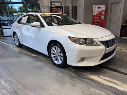 Used 2013 Lexus ES 300h w/ Luxury Pkg