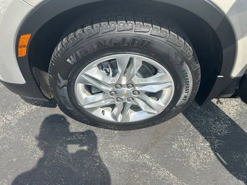 Used 2021 Chevrolet Blazer LT AWD/4WD image 24