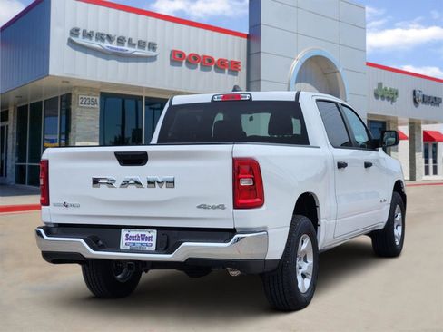 New 2026 RAM 1500 4x4 Crew Cab image 5