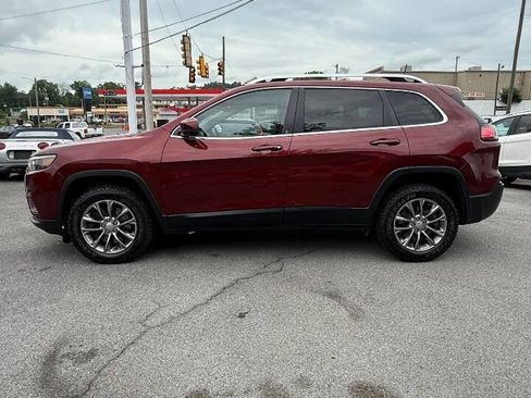Used 2020 Jeep Cherokee Latitude Plus w/ Cold Weather Group AWD/4WD image 2