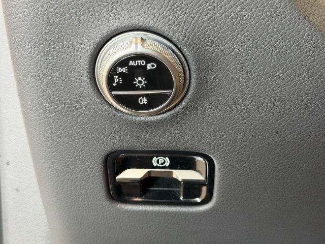Certified 2025 Mercedes-Benz GLC 300 4MATIC image 19