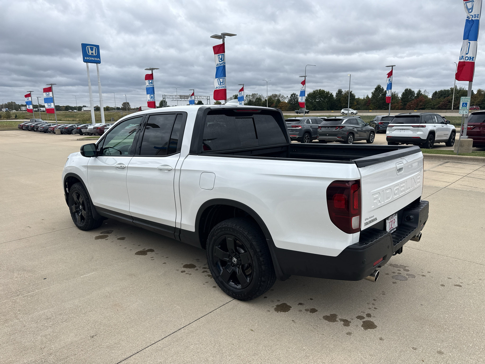 Used 2024 Honda Ridgeline Black Edition image 7