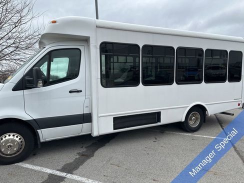 Used 2022 Mercedes-Benz Sprinter 3500 image 9