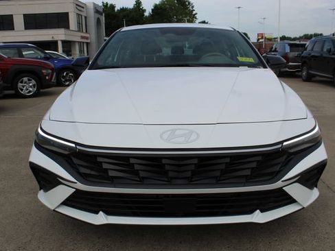 New 2026 Hyundai Elantra SEL Sport Premium FWD image 6