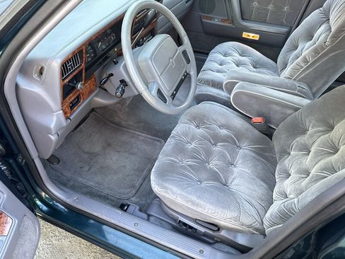 Used 1993 Chrysler LeBaron Landau FWD image 17