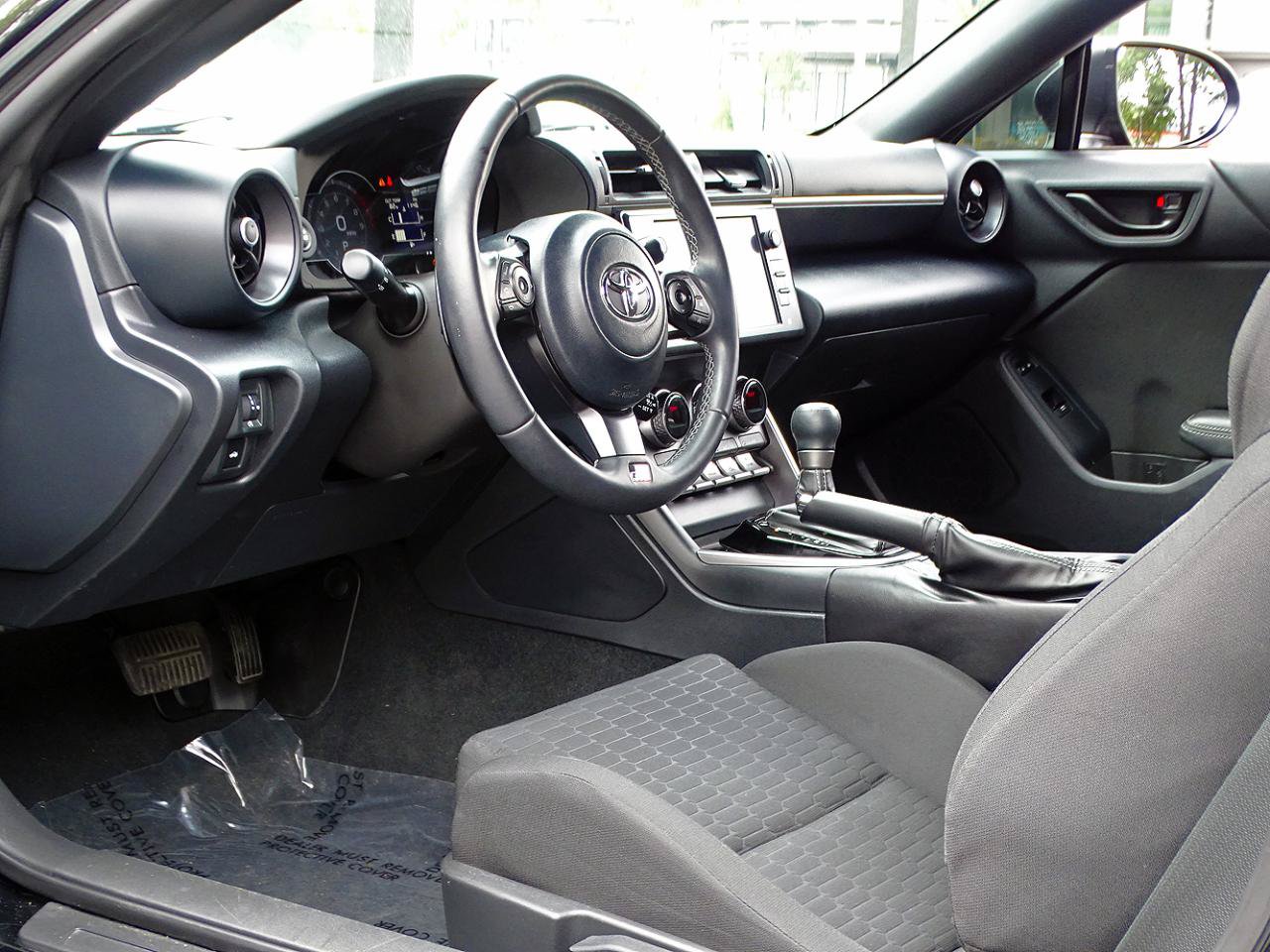 Used 2023 Toyota GR86 RWD image 18